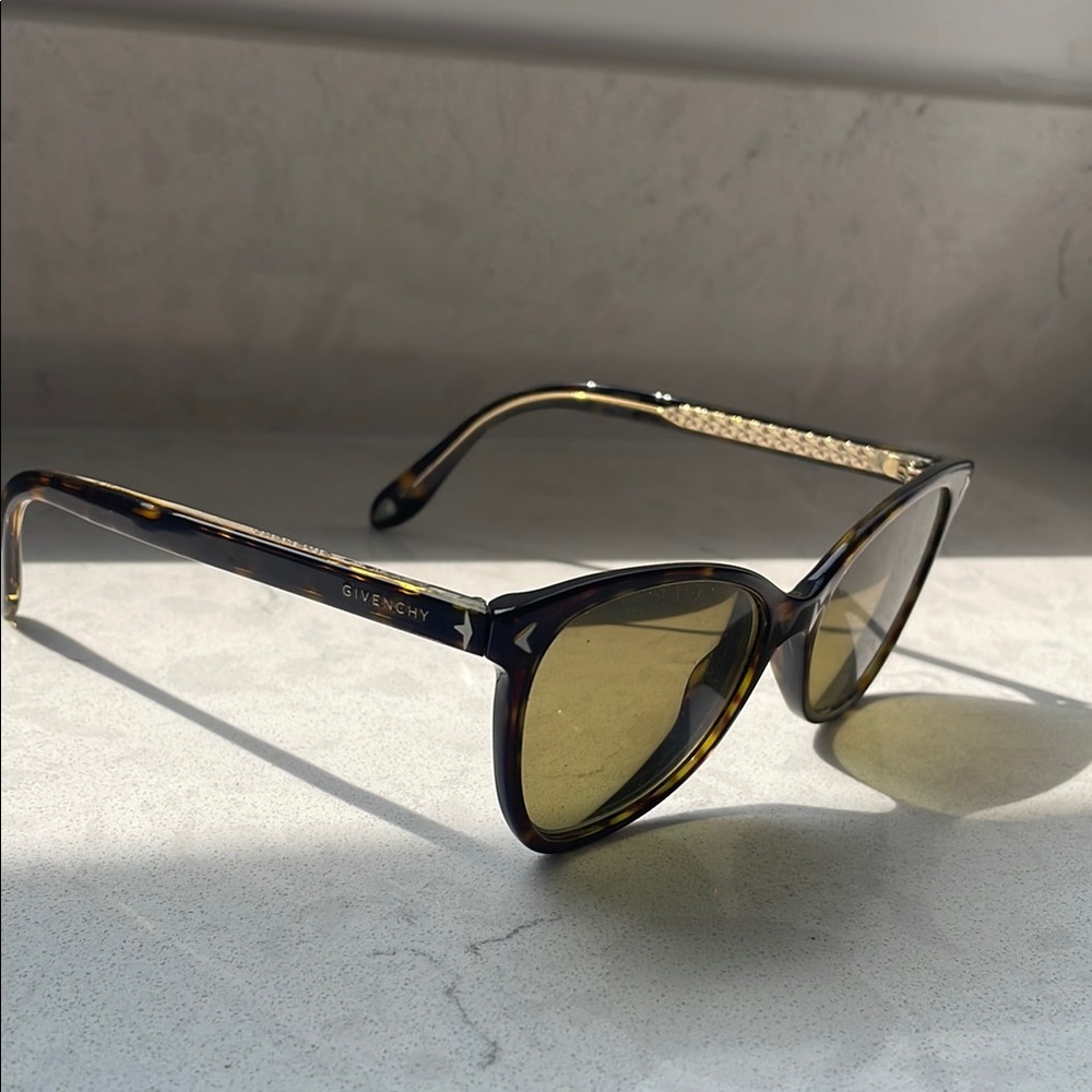 Givenchy Brown Cat-Eye frames